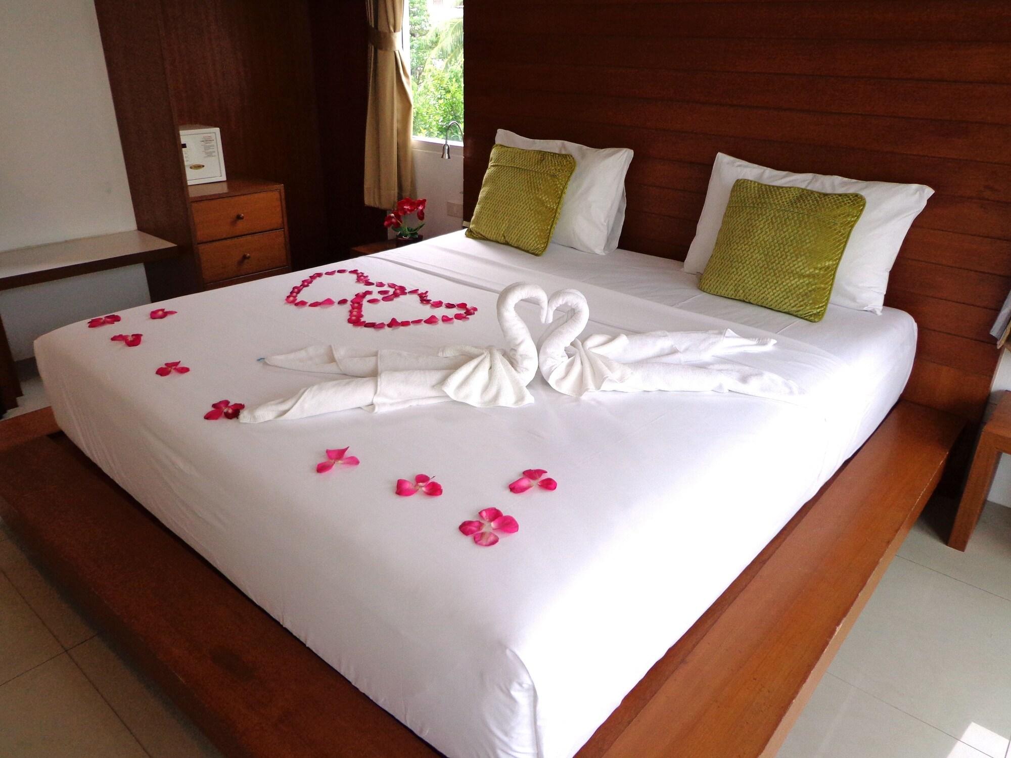 Sukcheewa Residence Phuket Patong Exteriör bild