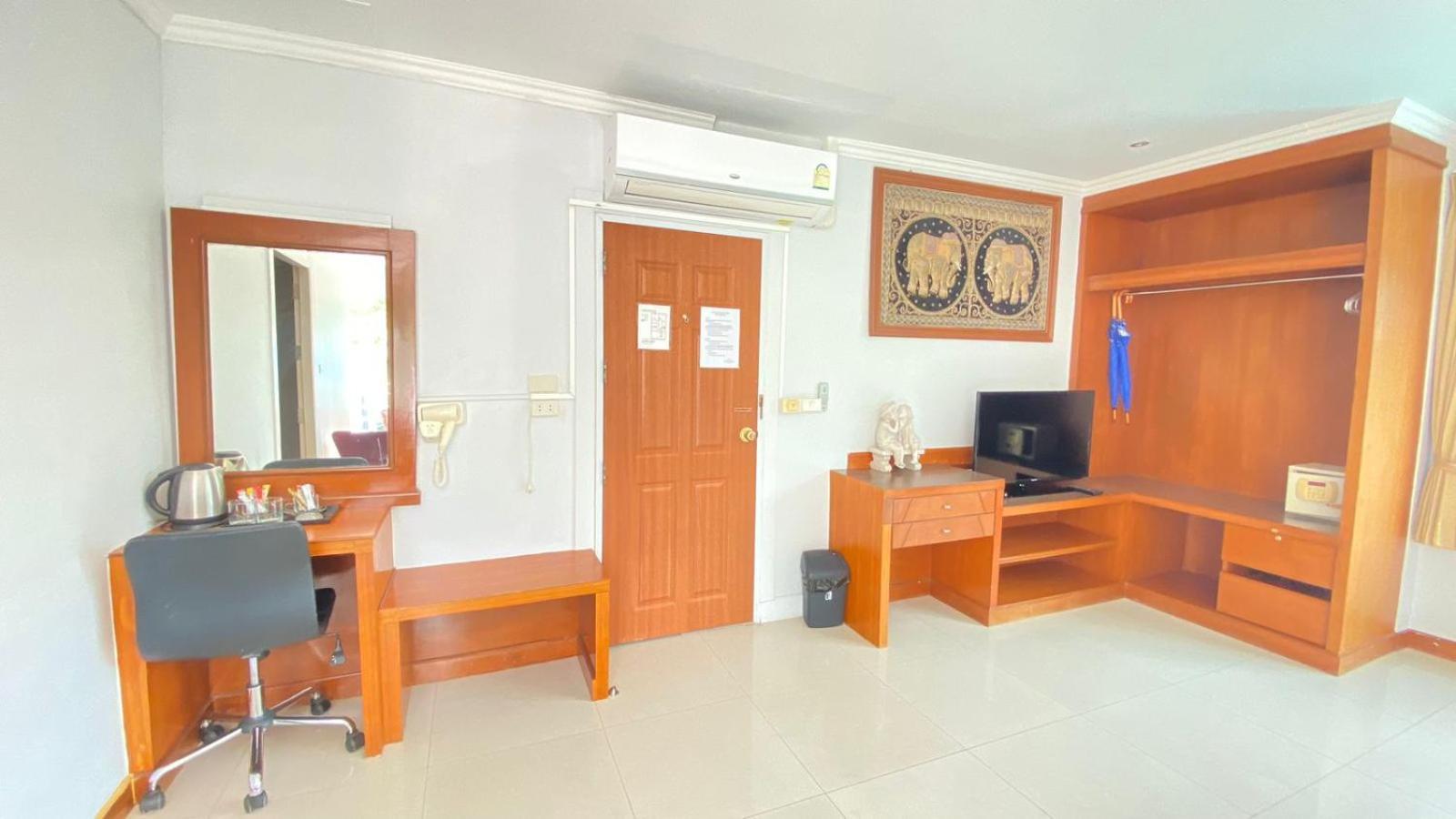 Sukcheewa Residence Phuket Patong Exteriör bild