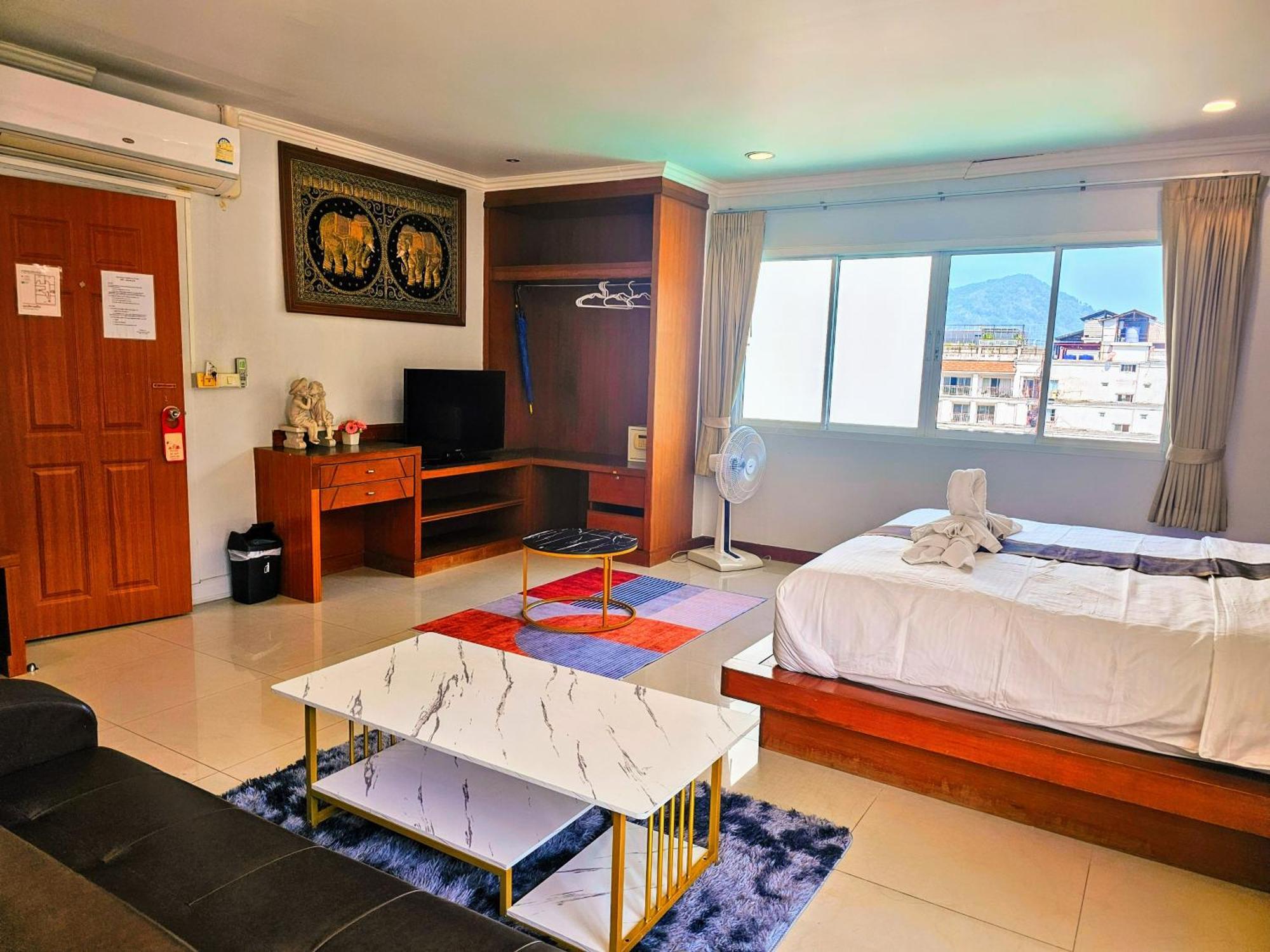 Sukcheewa Residence Phuket Patong Exteriör bild