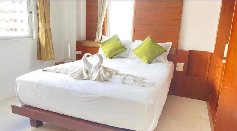 Sukcheewa Residence Phuket Patong Rum bild
